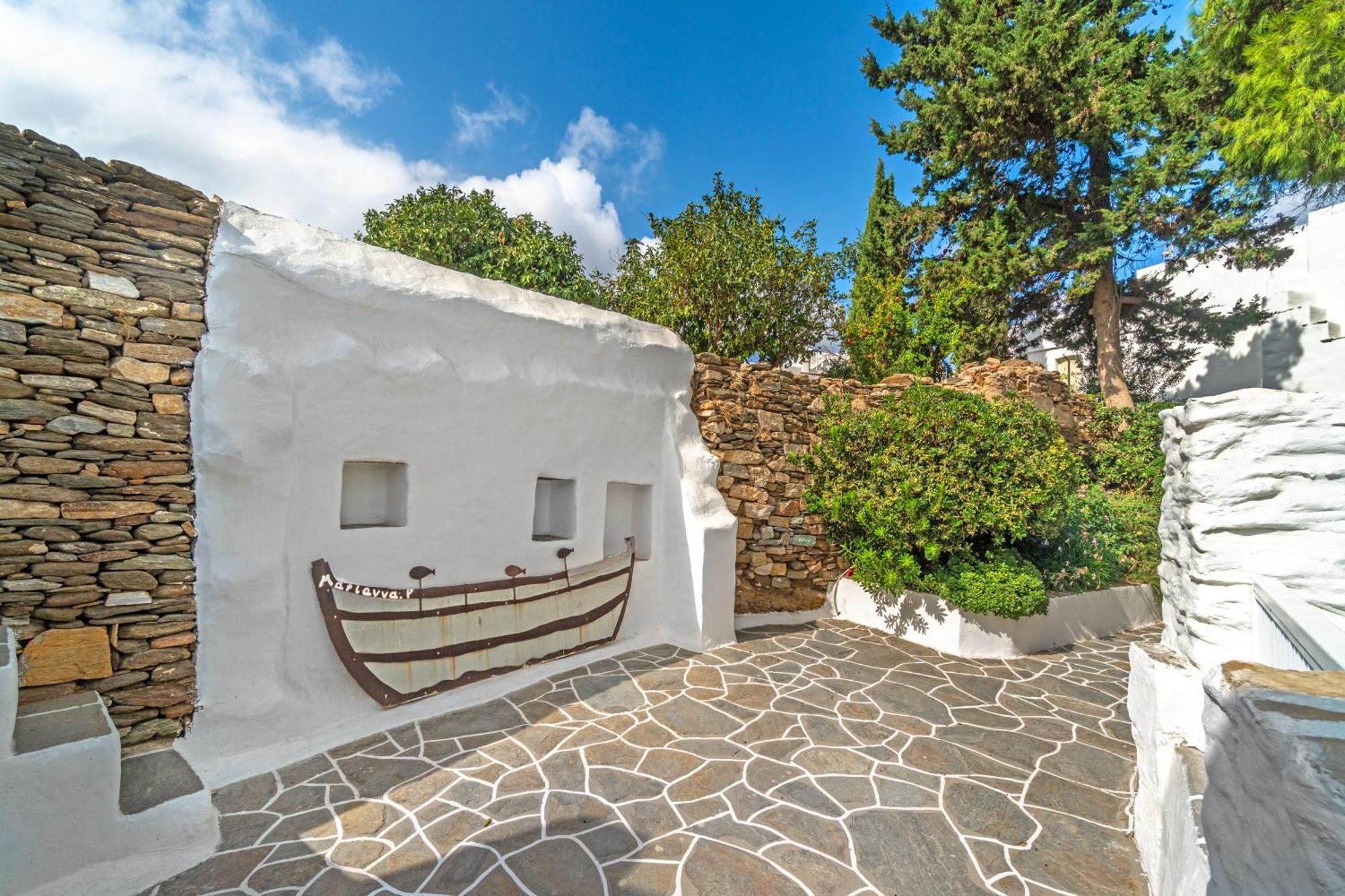 Rabagas Suites Luxury - In The Heart Of Sifnos Apollonia  Exterior photo